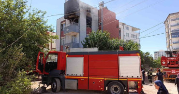 Adıyaman'da ev yangınında bir kişi dumandan etkilendi