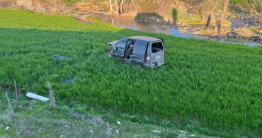 Adıyaman'da Hafif Ticari Araç Şarampole Yuvarlandı