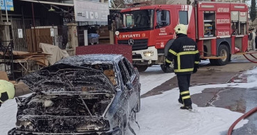 Adıyaman'da Seyir Halindeki Otomobil Yangını
