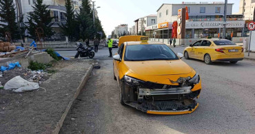 Adıyaman’da Ticari Taksi ile Motosiklet Çarpıştı: Bir Yaralı