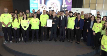 AFAD gönüllüleri armalarını aldı