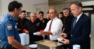 Afyonkarahisar Emniyet Müdürlüğü'nden aşure dağıtımı