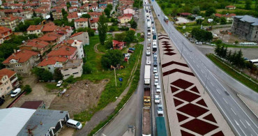 Afyonkarahisar'da Bayram Trafiği Yoğunluğu