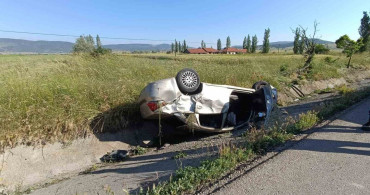 Afyonkarahisar'da devrilen otomobilde bir kişi hayatını kaybetti, 3 kişi yaralandı