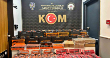 Afyonkarahisar'da Kaçak Hırdavat Malzemeleri Ele Geçirildi