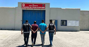 Afyonkarahisar'da kaçakçılık suçundan aranan iki şahıs yakalandı