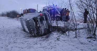Afyonkarahisar'da Minibüs Devrildi: 5 Yaralı