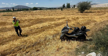 Afyonkarahisar'da motosiklet kazasında 2 kişi yaralandı