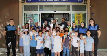 Afyonkarahisar'da polis, ilkokul öğrencilerine meslek tanıtımı yaptı