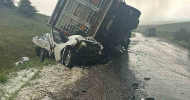 Afyonkarahisar'da Tır Devrilmesi Sonucu Bir Kişi Hayatını Kaybetti
