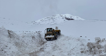 Ağrı Dağı'nda Kaybolan Kadın Dağcı İçin Arama Kurtarma Çalışmaları Devam Ediyor