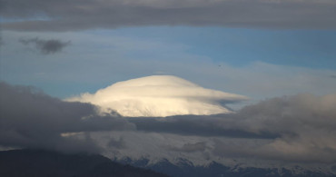 Ağrı Dağı'nda Mercek Bulutu Görüntüleri