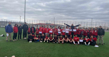 Ağrı Spor Lisesi Kız Futbol Takımı Türkiye Finallerine Yükseldi