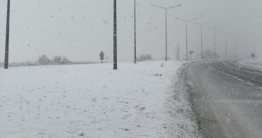 Ağrı'da Kar Yağışı Sonrası Ulaşımda Aksamalar