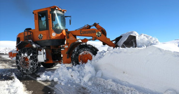 Ağrı'da Karla Mücadele: Kar Kaplanları Göreve Devam Ediyor