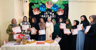 Ağrı'da okuma yazma kursunu tamamlayan kadınlar için okuma bayramı düzenlendi