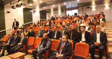 Ahlat'ta Hafıza Mekanları Sempozyumu Gerçekleştirildi