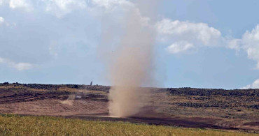 Ahlat’ta oluşan hortum cep telefonuyla görüntülendi