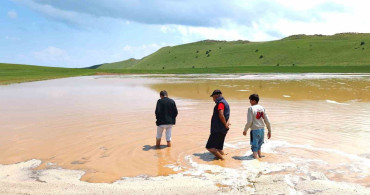 Ahlat'ta sel tarım arazilerine zarar verdi