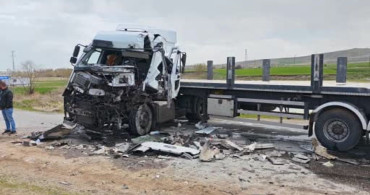 Ahlat'ta Tır Kazası: 1 Yaralı