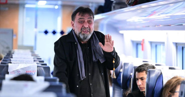 Ahmet Yenilmez'in YHT'de Kınalı Kuzular Temalı Anma Gösterisi