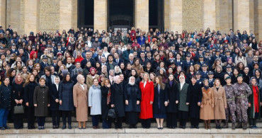 Aile, Çalışma ve Sosyal Hizmetler Bakanı Zehra Zümrüt Selçuk Anıtkabir'i Ziyaret Etti