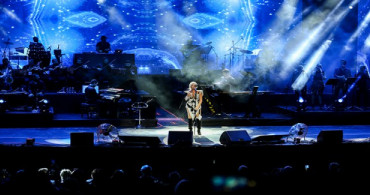  Ajda Pekkan "Paraf Halkın Yıldızları" Konserinde Sahne Aldı
