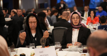 AK Parti Genel Merkezinde Sağlık Çalışanlarıyla İftar Programı Düzenlendi