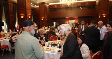 AK parti kadın kollarından anlamlı babalar günü programı: Şehit babaları ve gaziler ağırlandı