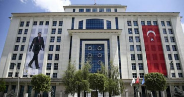 AK Parti'den Darbe Çağrılarına Karşı 81 İlde Suç Duyurusu
