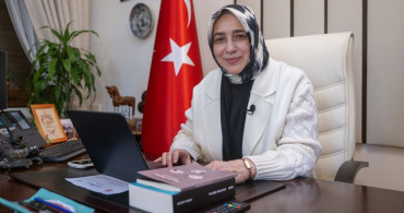 AK Parti'den Özlem Zengin Anadolu Ajansı'nın Oylamasına Katıldı