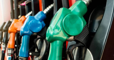 Akaryakıt fiyatlarında indirim fırtınası: Benzine bir indirim daha geliyor