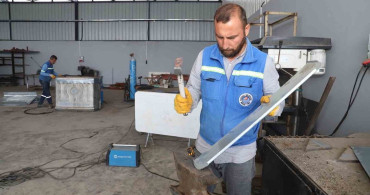 Akdeniz Belediyesi Eski Konteynerleri Yeniliyor