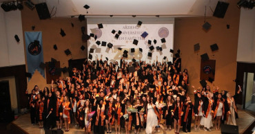 Akdeniz Üniversitesi Fen Fakültesi Mezuniyet Töreni Coşkuyla Gerçekleşti