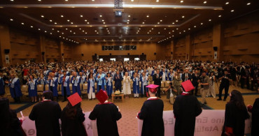 Akdeniz Üniversitesi tıp fakültesinde 238 genç hekim yemin ederek mezun oldu