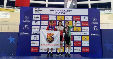 Akhisar Bisiklet Takımı Konya'dan 5 Madalya ile Döndü