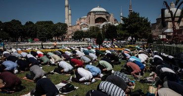 Akın Ettiler! Ayasofya-i Kebir Camii’ne 1 Yılda 3 Milyon Ziyaretçi