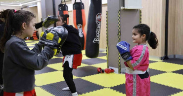 Akran Zorbalarına Karşı Kick Boks ile Gücünü Buldu