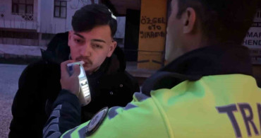 Aksaray'da Alkollü Sürücü Kaçmaya Çalıştı, Polis Peşini Bırakmadı