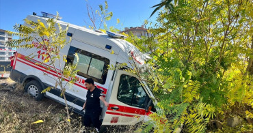 Aksaray'da Ambulans ve Otomobil Çarpıştı: 4 Yaralı