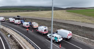 Aksaray'da Yolcu Otobüsü Devrildi: 23 Yaralı