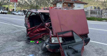 Akseki'de Trafik Kazası: Üç Yaralı