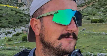 Aladağlar zirvelerini yamaç paraşütü ile geçmek