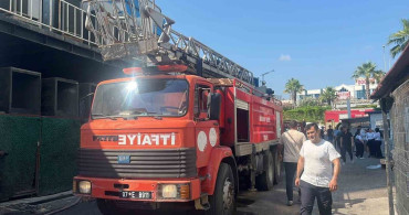 Alanya’da 5 yıldızlı otelin geri dönüşüm deposunda yangın kontrol altına alındı