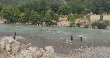 Alanya'da çayda kaybolan genci arama çalışmalarına yarın devam edilecek