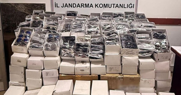 Alanya'da Gümrük Kaçağı Güneş Gözlüğü Ele Geçirildi