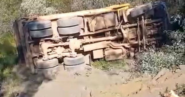 Alanya'da Kamyon Devrildi, Sürücü Hayatını Kaybetti