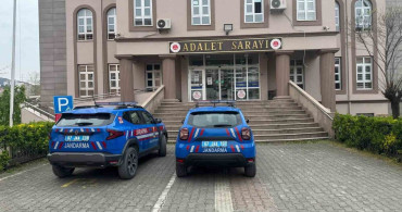 Alaplı'da uyuşturucu operasyonunda 7 kök kenevir ve esrar ele geçirildi