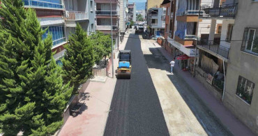 Alaşehir'de 3 bin ton asfalt çalışması sürüyor