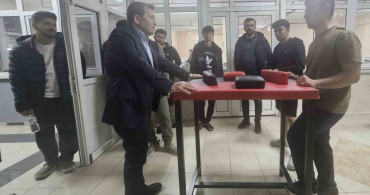 Ali İhsan Kabakcı'dan Öğrencilere Bilek Güreşi